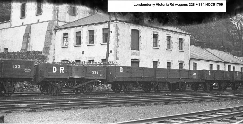 CDRJC'NCC 1948-04-19 Londonderry Victoria Rd wagons 228 + 314 HCC51709.jpg