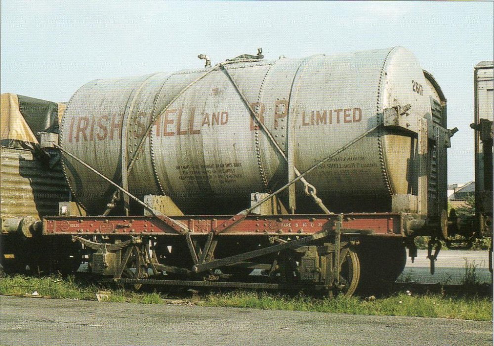 2106655281_IrishShellandBPLtdTankWagon.thumb.jpg.f5f39ad319eaf908f09ffed21b932a99.jpg
