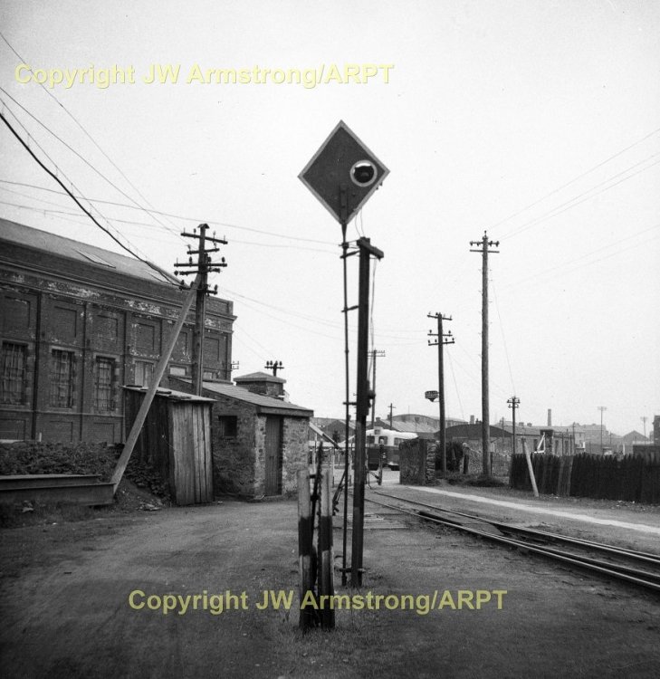 1166-1 LLSR signal at Derry between Pennyburn and Graving Do.jpg