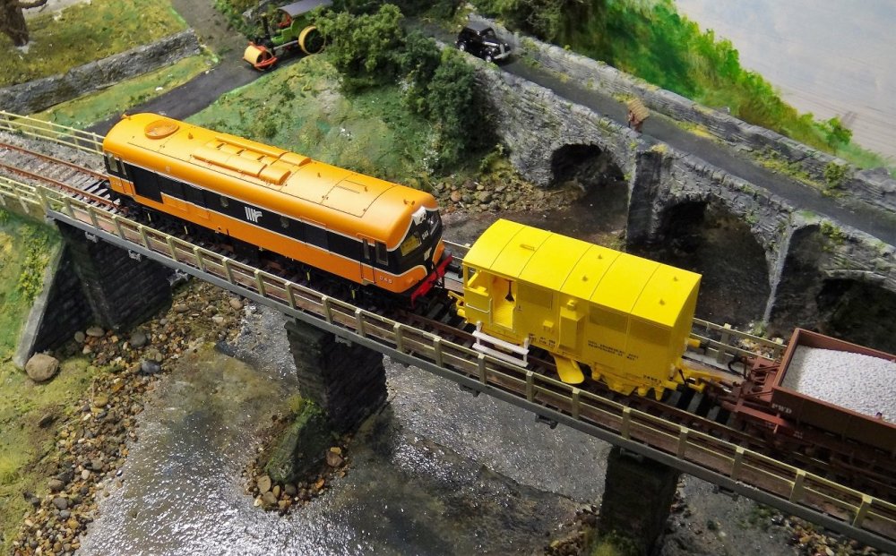 2021-10-16  'A' s in action on Four Masters Bridge (2).JPG