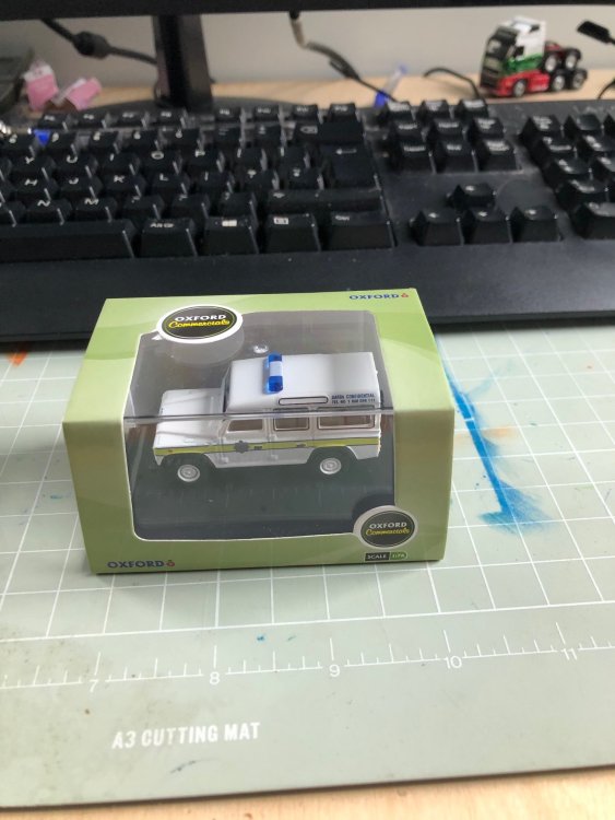 Garda Landrover Side.jpg