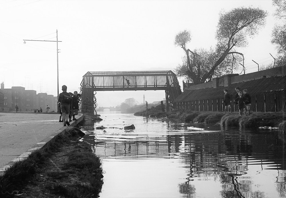 1966-10-28 Dublin Canal (1).jpg