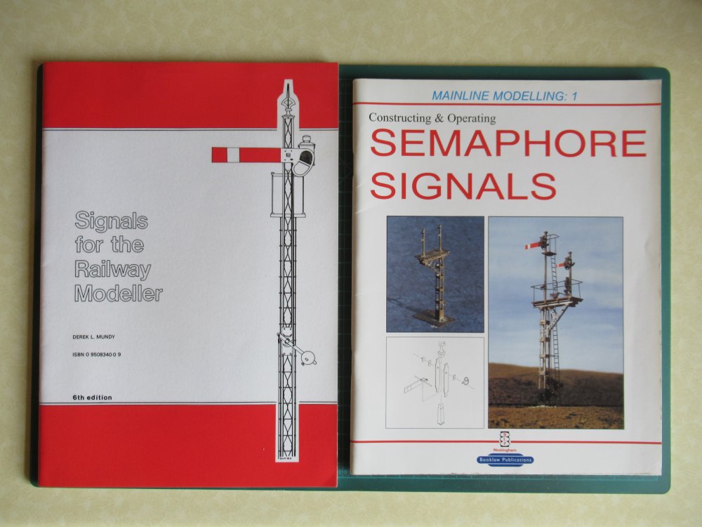 SignallingBooks.thumb.JPG.3747ef09148c3f1648275a7a1568ceab.JPG