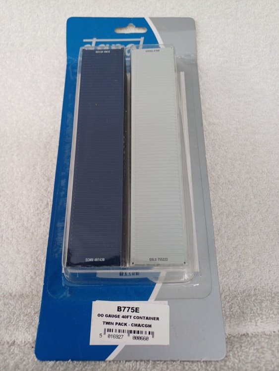 Dapol OOCL 40 01.jpg