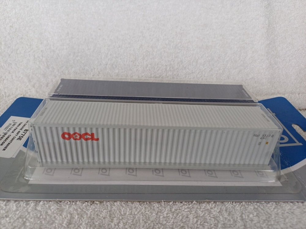 Dapol OOCL 40 04.jpg