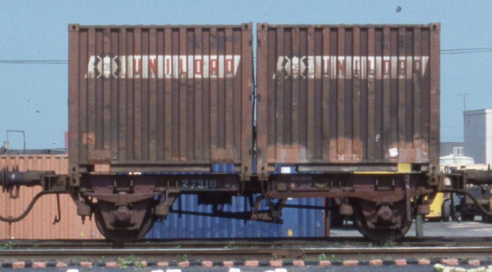 UniloadContaineron22ftflatLimerick1988.thumb.jpg.fe2c57d6ddef7ec2487cb2206a76e9d3.jpg