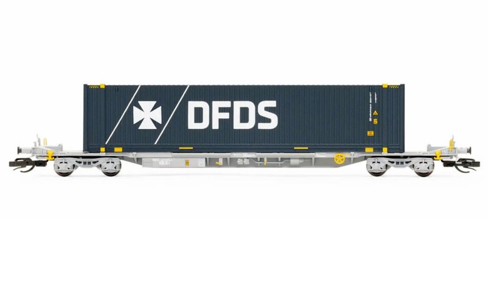 2025-05-15 Hornby DFDS 01.jpg