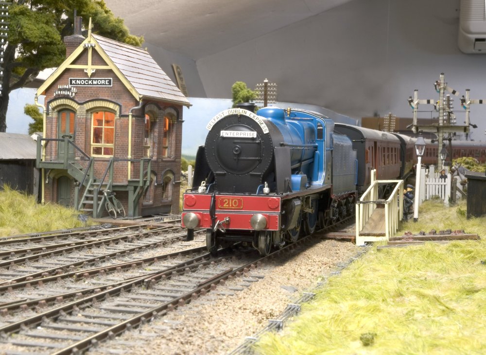 P3241301210 kmj box-1.jpg